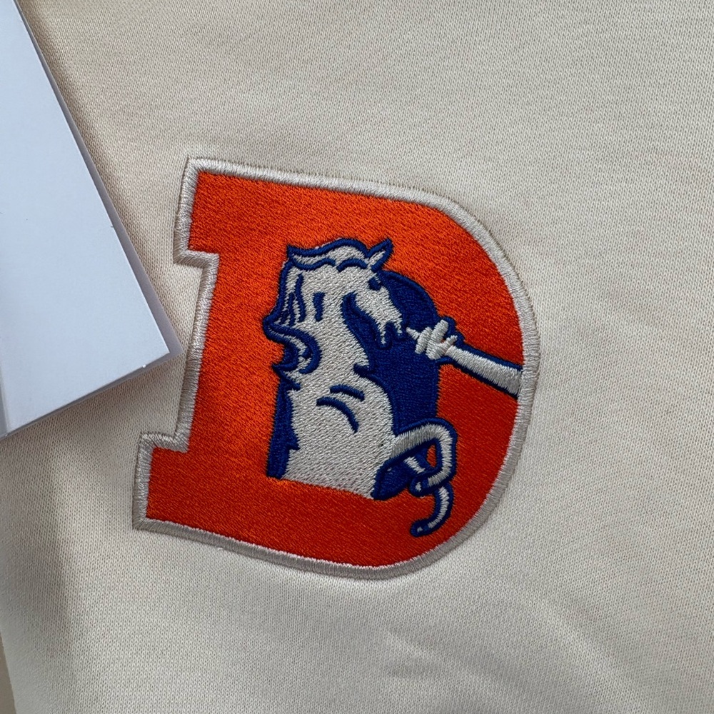 Nike Denver Broncos Cropped Quarter Zip Sweatshirt NWT Cream NFL Women small - Picture 7 of 10